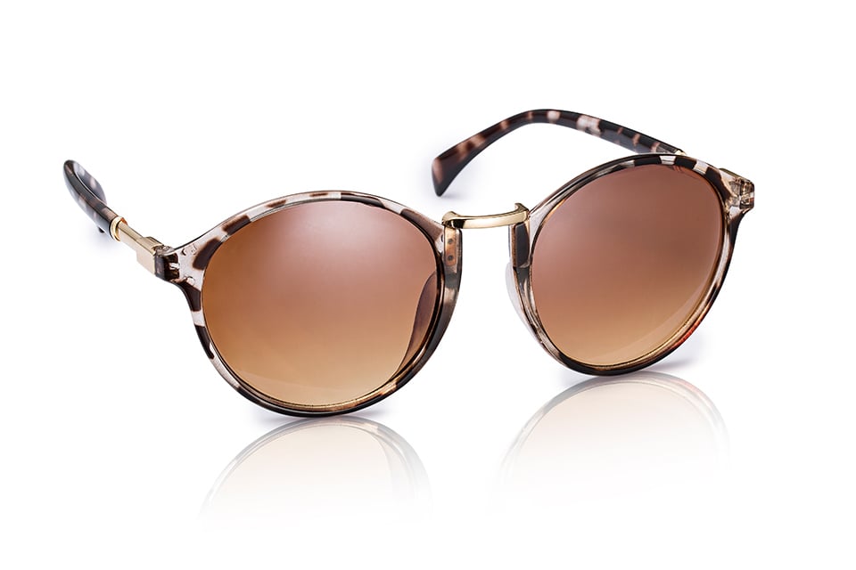 Image from Shift4shop.com of sunglasses with a reflective shadow. Image from Shift4shop.com of sunglasses with a reflective shadow.