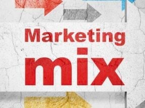 Illustration of the words "Marketing mix" next to arrows